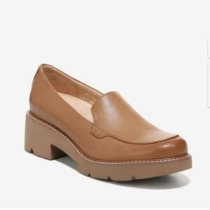 Naturalizer Tan Heel Loafer